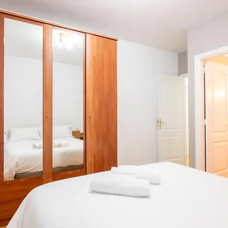 Lägenhet Amplio Piso En Con Piscina