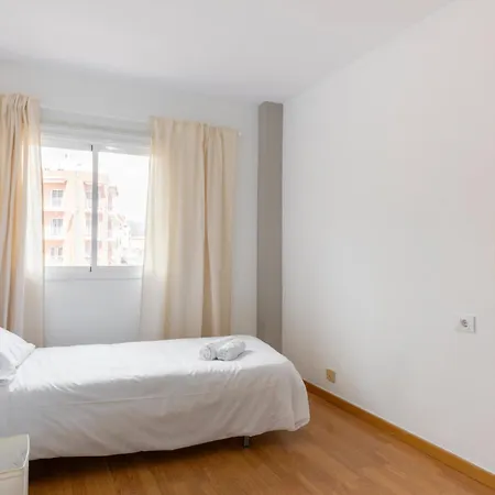 Lägenhet Amplio Piso En Con Piscina *