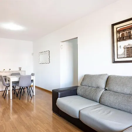 Amplio Piso En Con Piscina Lägenhet